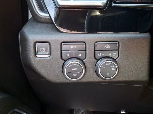 Used 2024 Chevrolet Silverado 1500 LT AWD/4WD image 23
