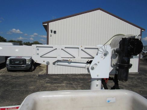 Used 2017 Ford F550 2WD Crew Cab Super Duty image 28