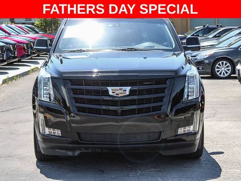 Used 2019 Cadillac Escalade ESV Luxury w/ Escalade Sport Edition AWD/4WD image 2