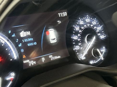 Used 2025 Toyota Sienna XLE FWD image 7