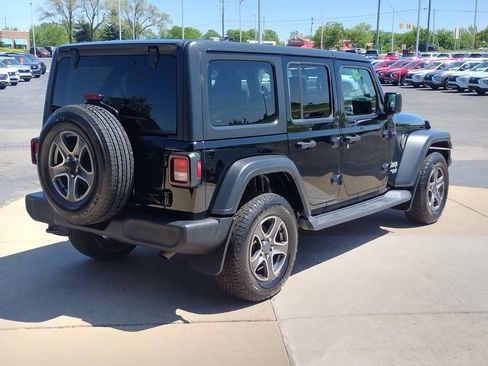 Used 2018 Jeep Wrangler Unlimited Sport w/ Dual Top Group AWD/4WD image 15