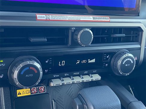 Certified 2025 Toyota 4Runner TRD Off-Road Premium image 28