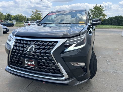 Used 2023 Lexus GX 460 Luxury w/ Sport Design Package AWD/4WD image 3
