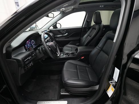 Used 2022 Lincoln Corsair AWD w/ Premium Package image 7