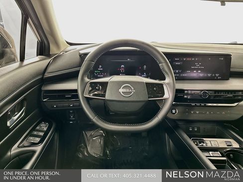 Used 2025 Nissan Murano SV FWD image 22