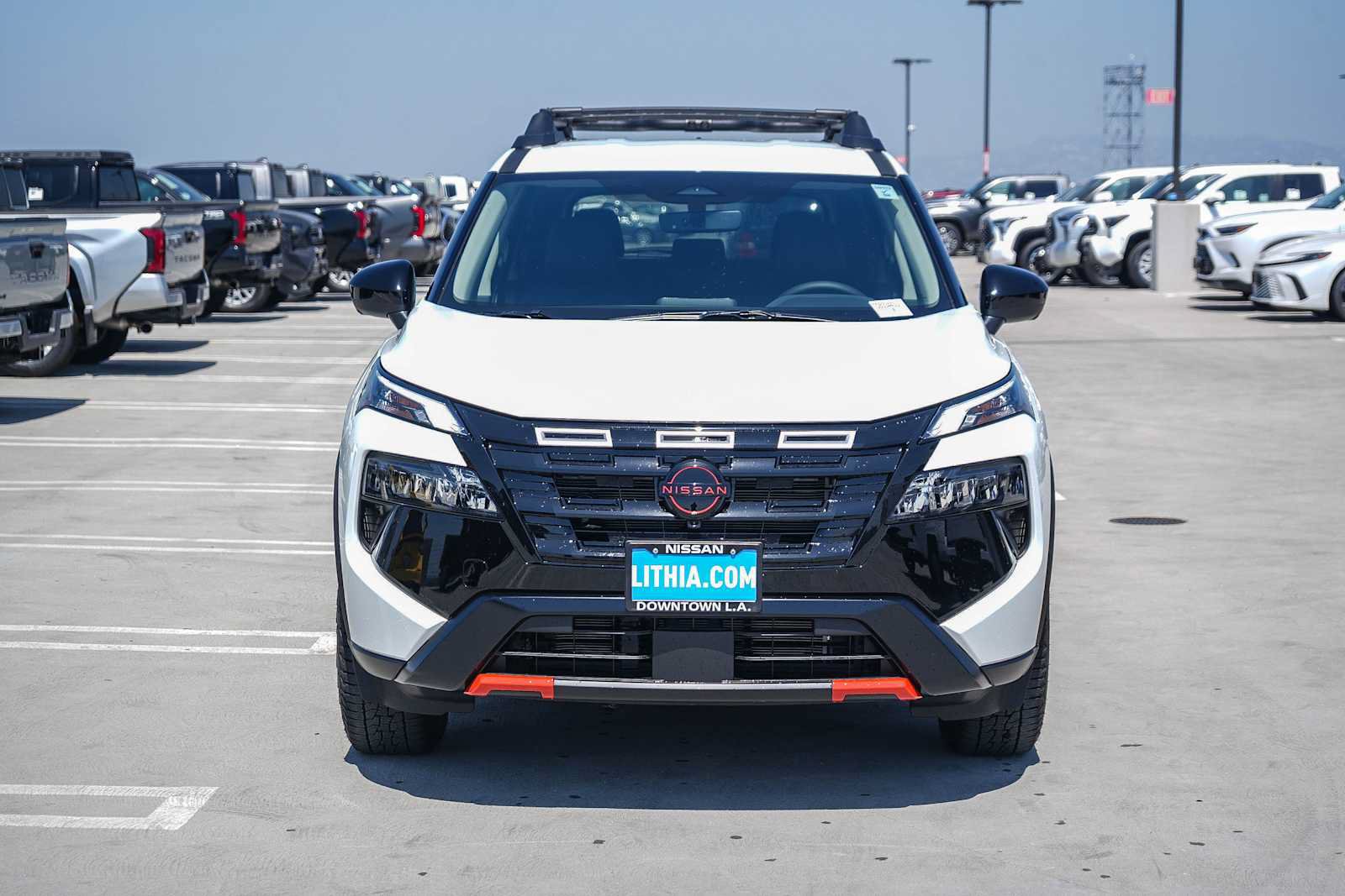 Used 2026 Nissan Rogue SV AWD/4WD image 2
