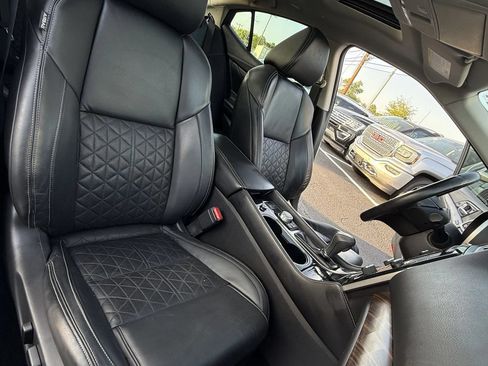 Used 2016 Nissan Maxima Platinum w/ Interior Lighting Package FWD image 23