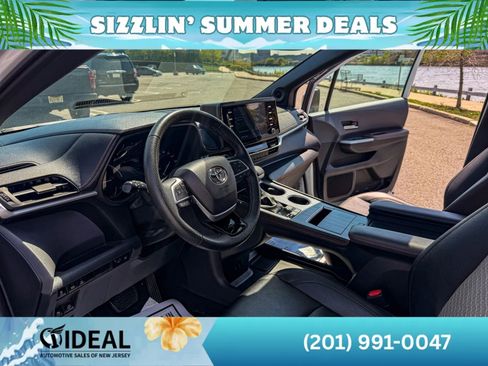 Used 2022 Toyota Sienna XSE w/ XSE Plus Package AWD/4WD image 42