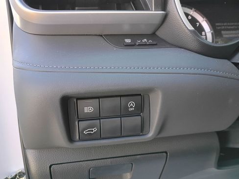 Used 2024 Toyota Highlander XLE image 22