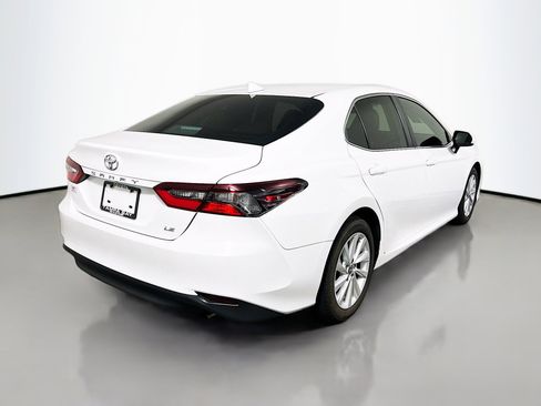 Used 2021 Toyota Camry LE image 4