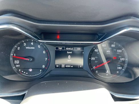 Used 2023 Chevrolet TrailBlazer LT w/ Convenience Package AWD/4WD image 7