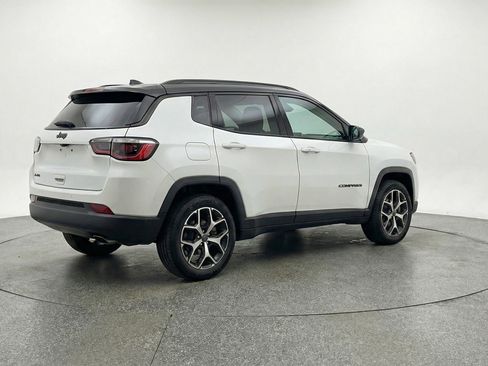 Used 2025 Jeep Compass Limited image 9