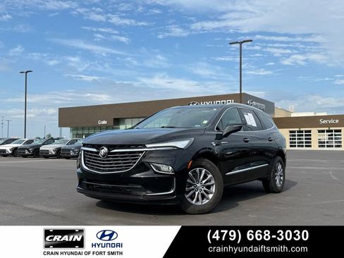 Used 2024 Buick Enclave Essence FWD image 1
