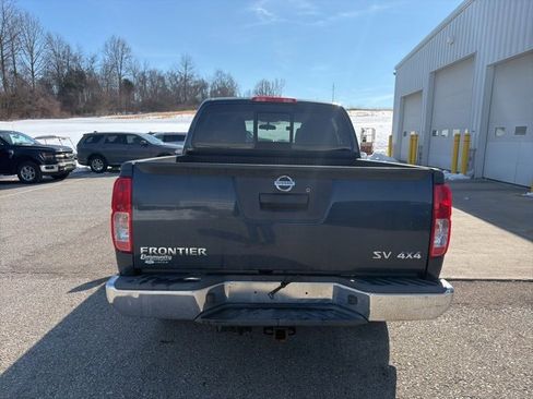Used 2018 Nissan Frontier SV image 7