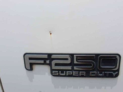 Used 2001 Ford F250 Lariat RWD image 7