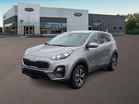 Used 2022 Kia Sportage LX image 5