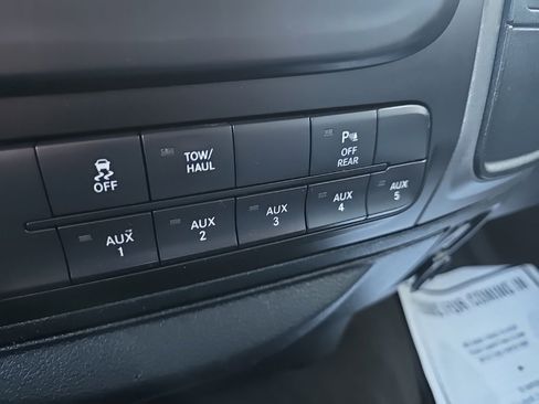 Used 2018 RAM 2500 Tradesman w/ Chrome Appearance Group image 60