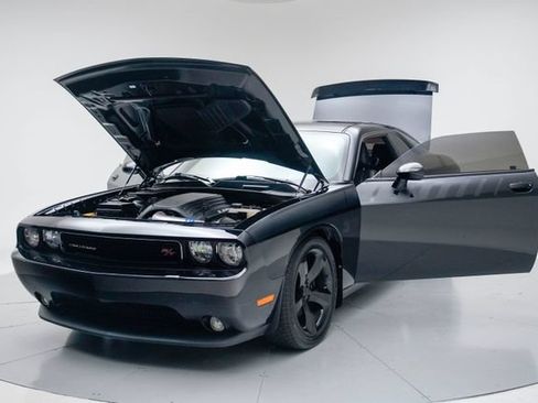 Used 2013 Dodge Challenger R/T Plus RWD image 17