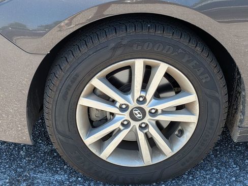 Used 2017 Hyundai Sonata SE FWD image 12