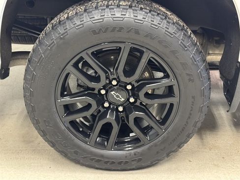 Used 2023 Chevrolet Silverado 1500 Custom w/ LPO, Dark Essentials Package AWD/4WD image 11