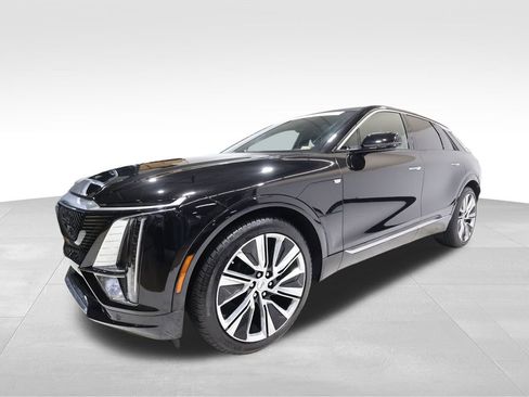 Certified 2024 Cadillac Lyriq Luxury w/ LPO, Floor Liner Package image 8