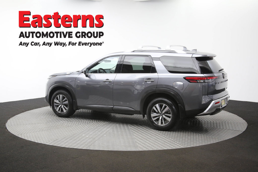 Used 2024 Nissan Pathfinder SL w/ Black Appearance Package AWD/4WD image 66