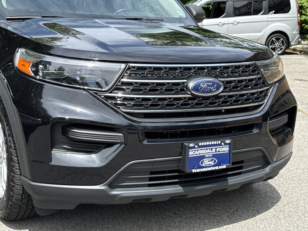 Used 2023 Ford Explorer XLT AWD/4WD image 8