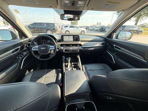 Used 2022 Kia Telluride EX w/ EX Premium Package AWD/4WD image 17
