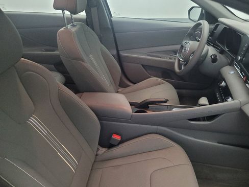 Used 2023 Hyundai Elantra SEL image 21