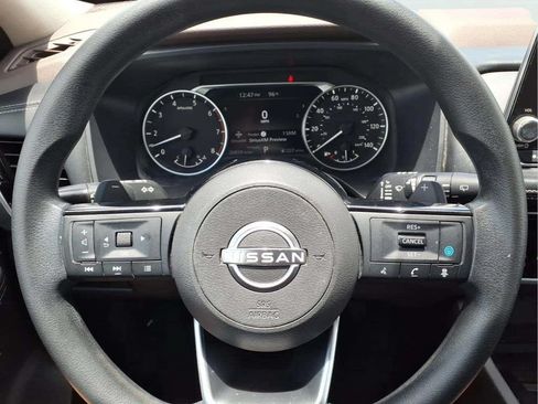 Used 2022 Nissan Rogue SV FWD image 13