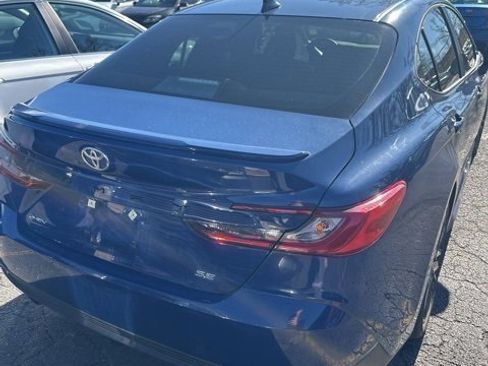 Certified 2025 Toyota Camry SE image 5