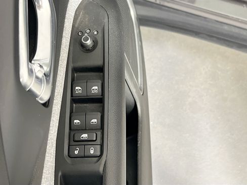 Used 2022 Jeep Compass Latitude AWD/4WD image 17