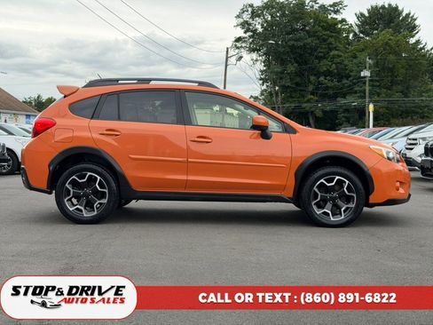 Used 2014 Subaru Crosstrek 2.0i Premium w/ Moonroof Package AWD/4WD image 4