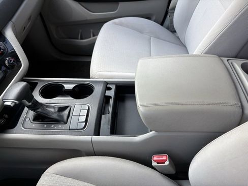 Used 2018 Kia Sedona L image 21