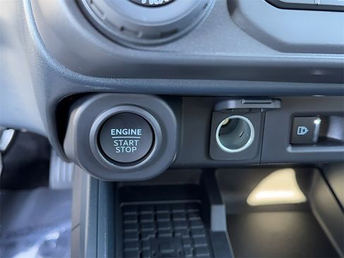 New 2025 Ford Maverick Lobo image 18