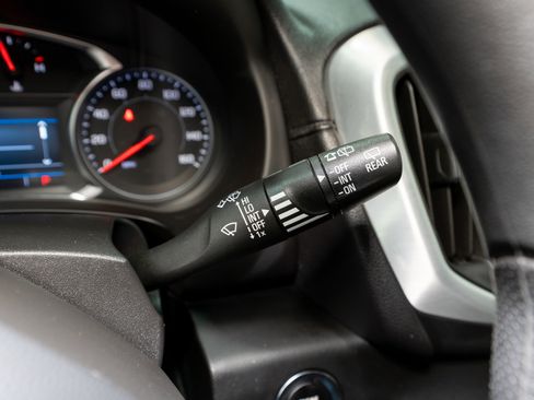 Used 2023 GMC Terrain SLE w/ Driver Convenience Package image 24