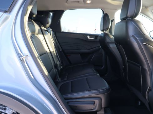 Used 2022 Ford Escape SEL w/ Technology Package image 11