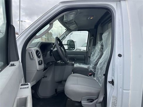 New 2024 Ford E-450 and Econoline 450 Super Duty w/ Power Windows & Locks Group image 12