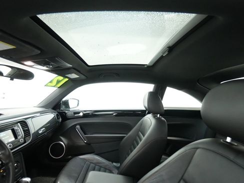 Used 2012 Volkswagen Beetle Turbo FWD image 26