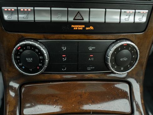 Used 2014 Mercedes-Benz SLK 250 w/ Premium Package image 26