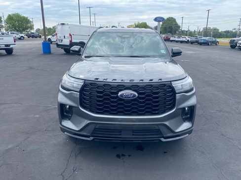 Used 2025 Ford Explorer ST-Line AWD/4WD image 9