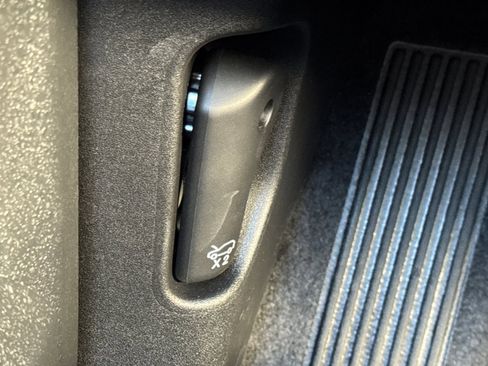 New 2025 Volvo EX30 Plus w/ Protection Package Premier image 31