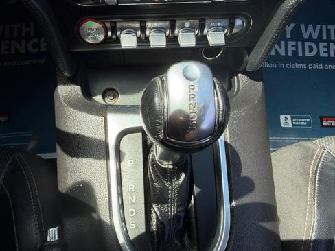 Used 2019 Ford Mustang GT Premium RWD image 28