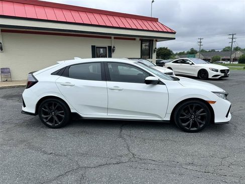 Used 2017 Honda Civic Sport image 4