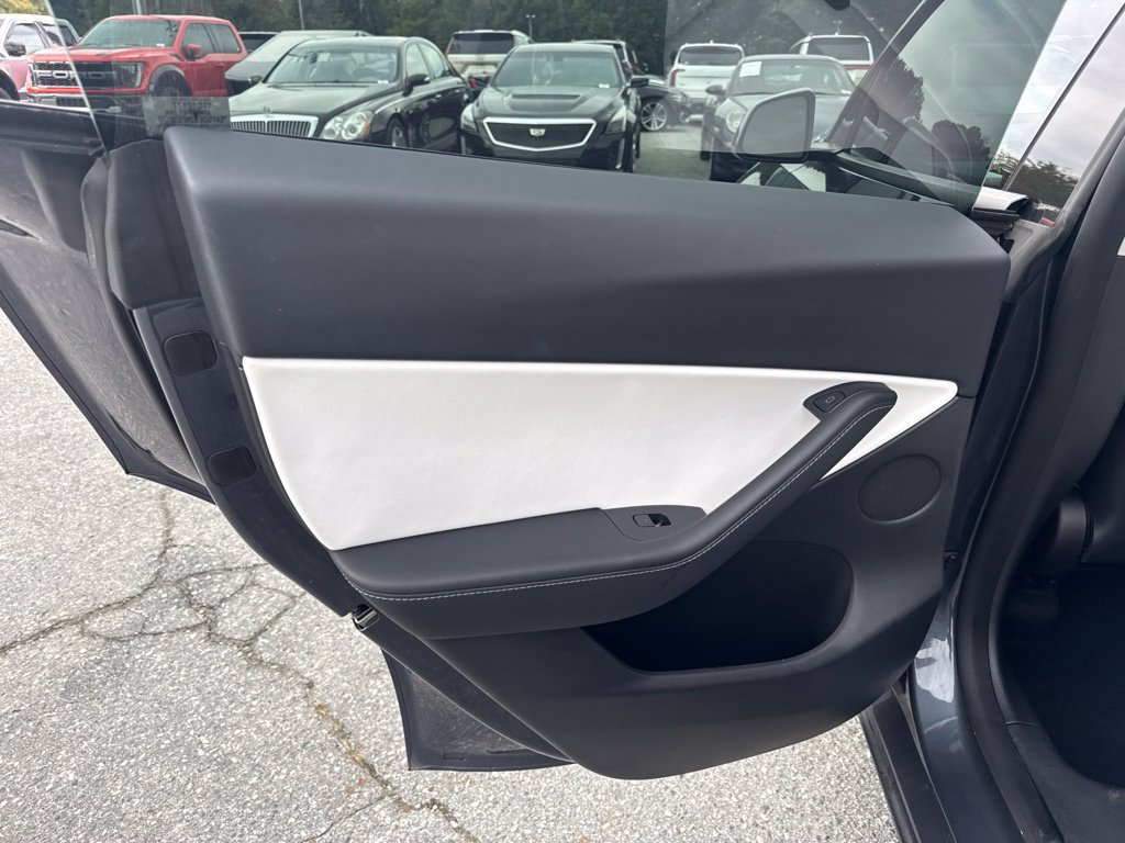 Used 2022 Tesla Model Y Performance AWD/4WD image 23