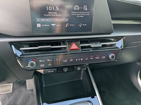 Certified 2025 Kia Niro LX FWD image 24