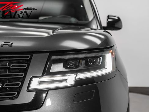 Used 2024 Land Rover Range Rover SE image 11