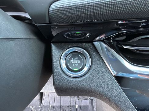 New 2026 Buick Envista Avenir image 9