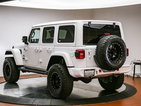 Used 2021 Jeep Wrangler Unlimited Sahara AWD/4WD image 4