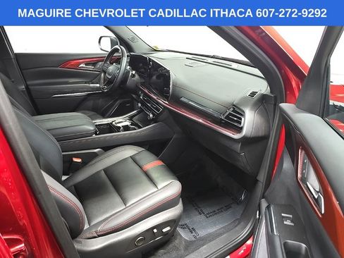 Used 2024 Chevrolet Traverse RS AWD/4WD image 16